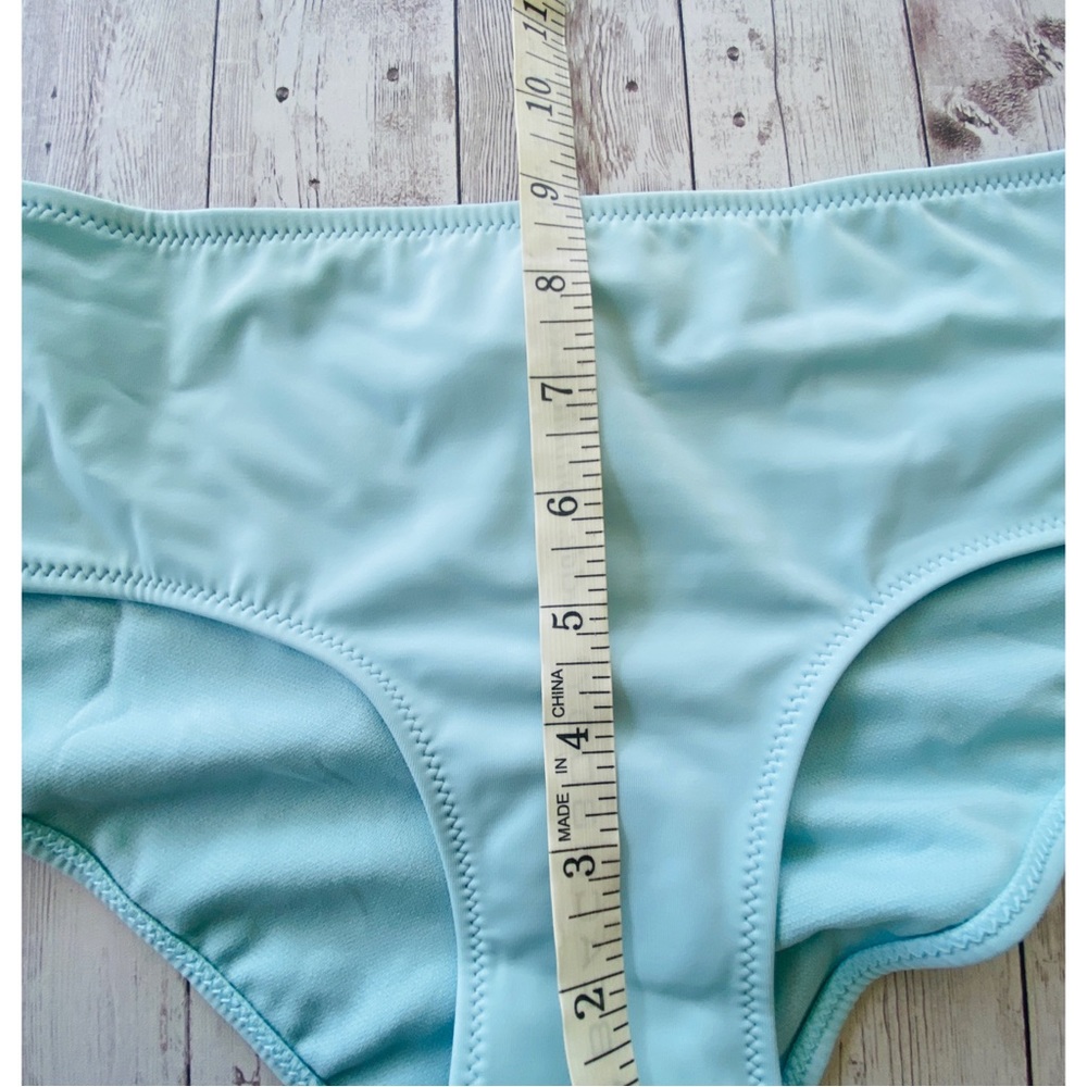 🔆 Roxy Fitness SD Shorty Bikini Bottom - Picture 8 of 11